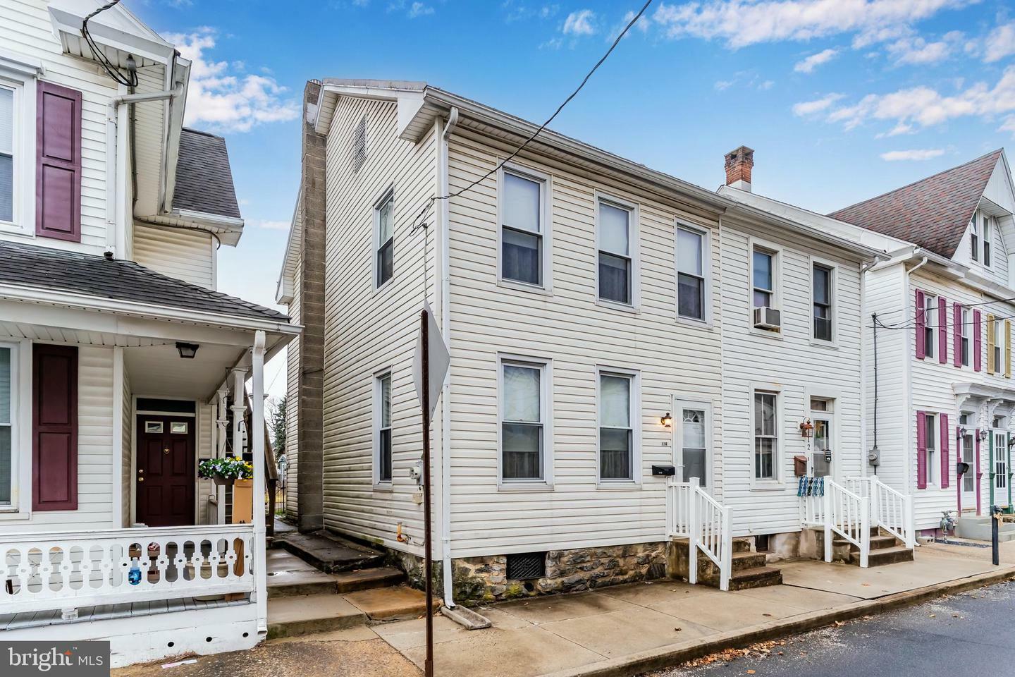 Property Photo: 114 E Locust Street PA 17055