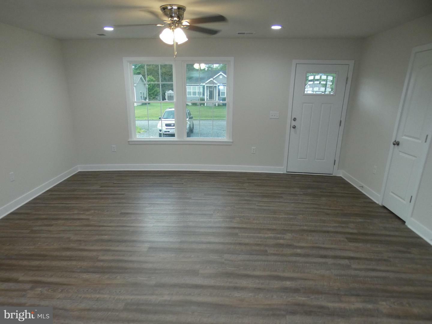 Property Photo: 65 Columbia Road VA 22443