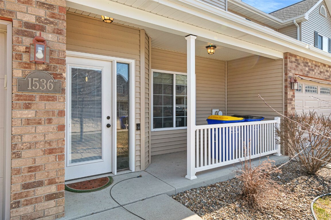 Property Photo: 1536 Burr Drive IA 52317