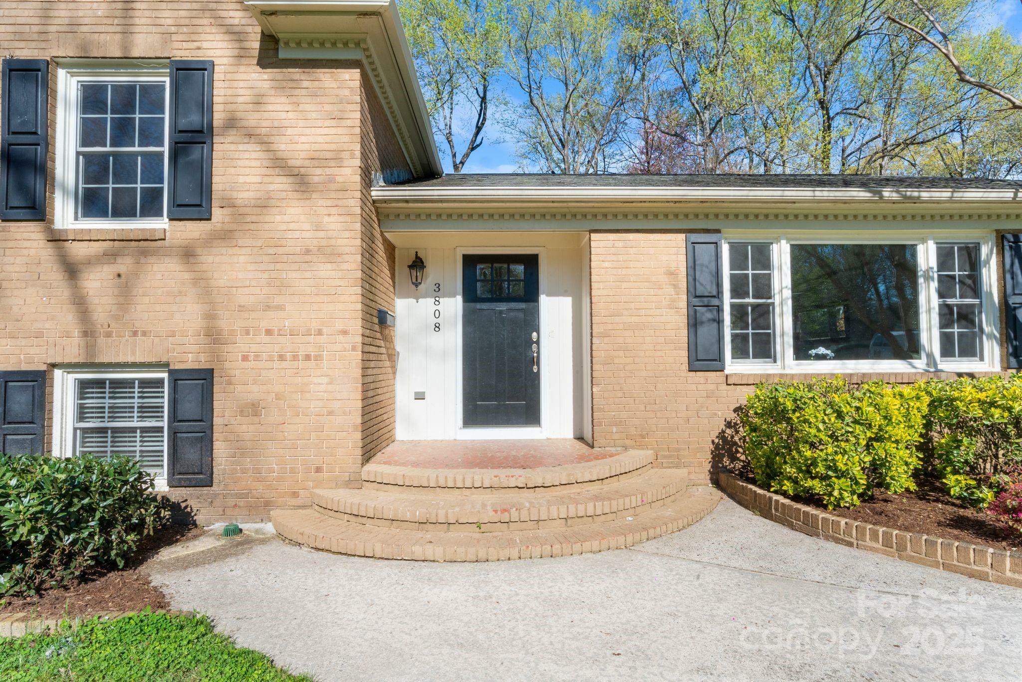 Property Photo: 3808 Severn Avenue NC 28210