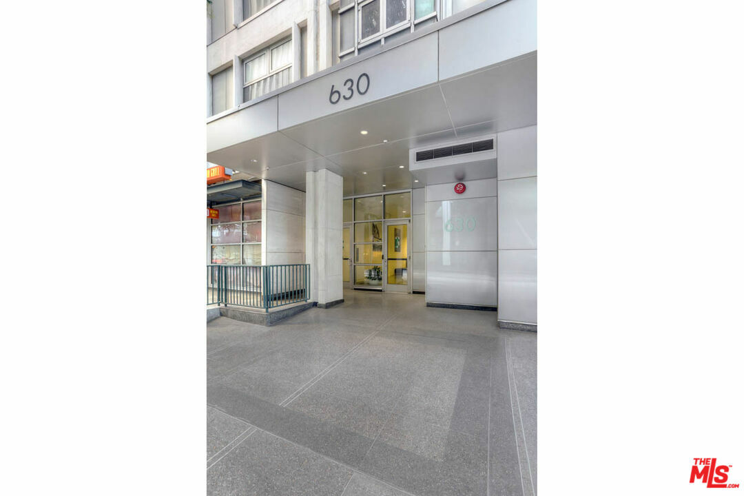 Property Photo: 630 W 6th St CA 90017