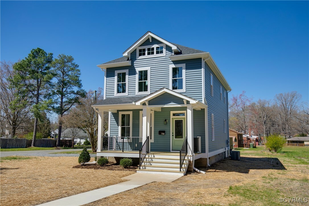 Property Photo: 708 S Main Street VA 23824