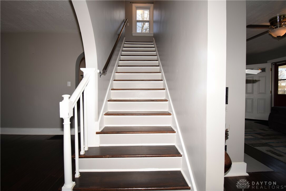 Property Photo: 800 Snowhill OH 45504