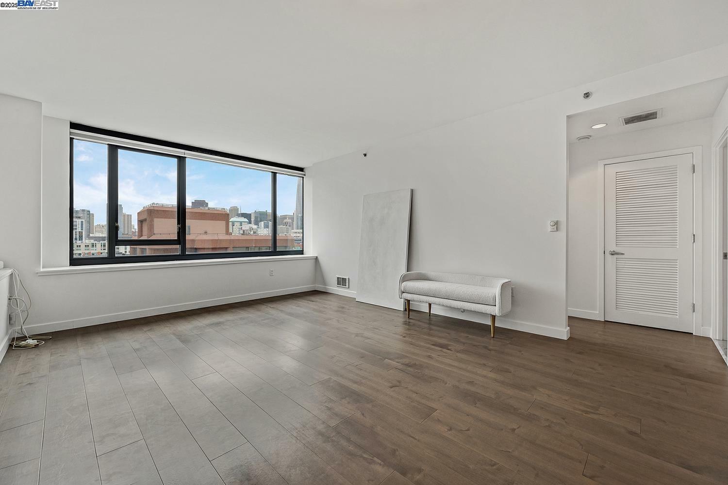 Property Photo: 260 King Street 909 CA 94107