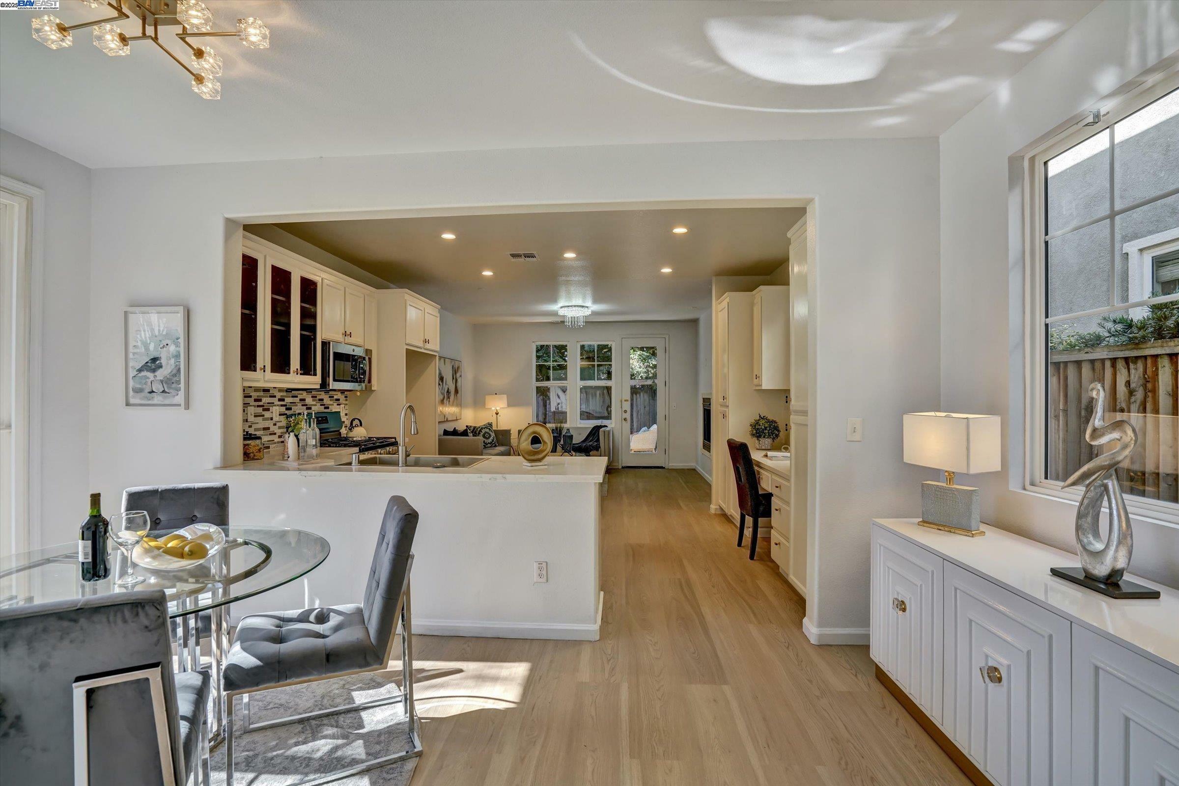 Property Photo: 530 Cottage Park Dr CA 94544