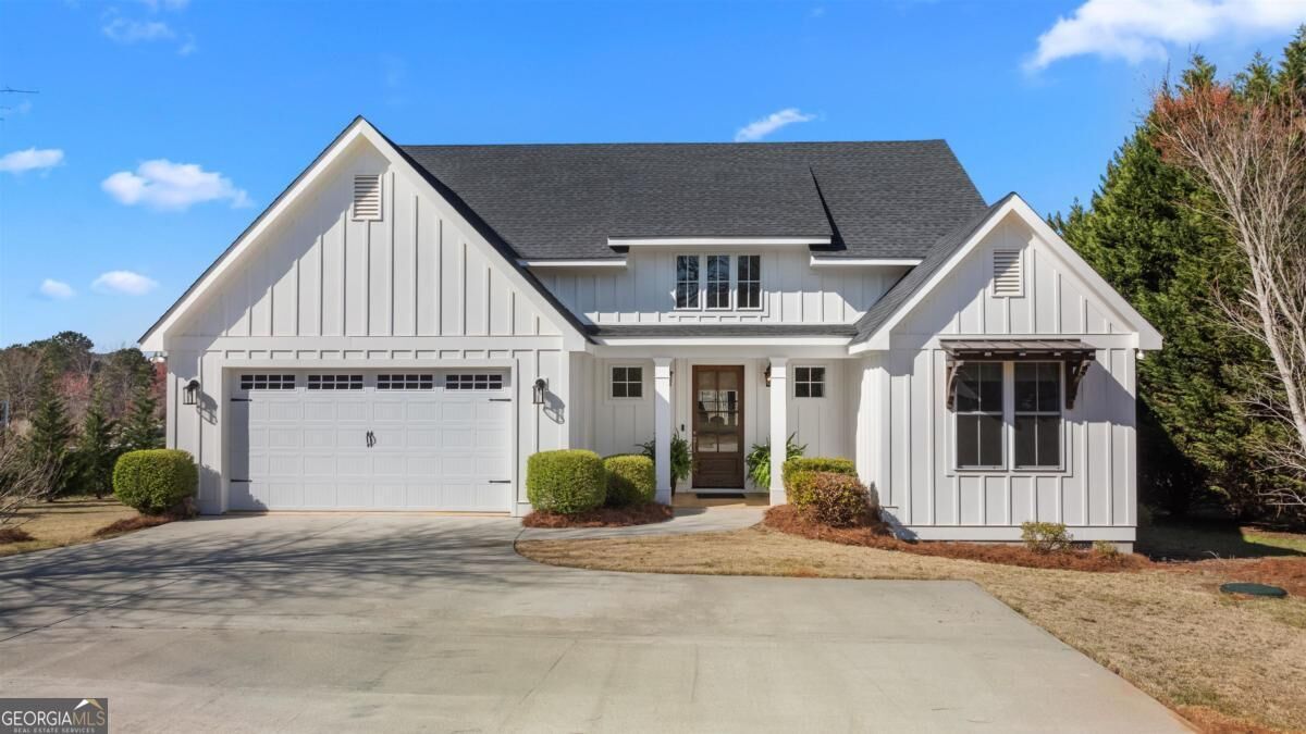 Property Photo: 1041 Shoreline Drive GA 30650