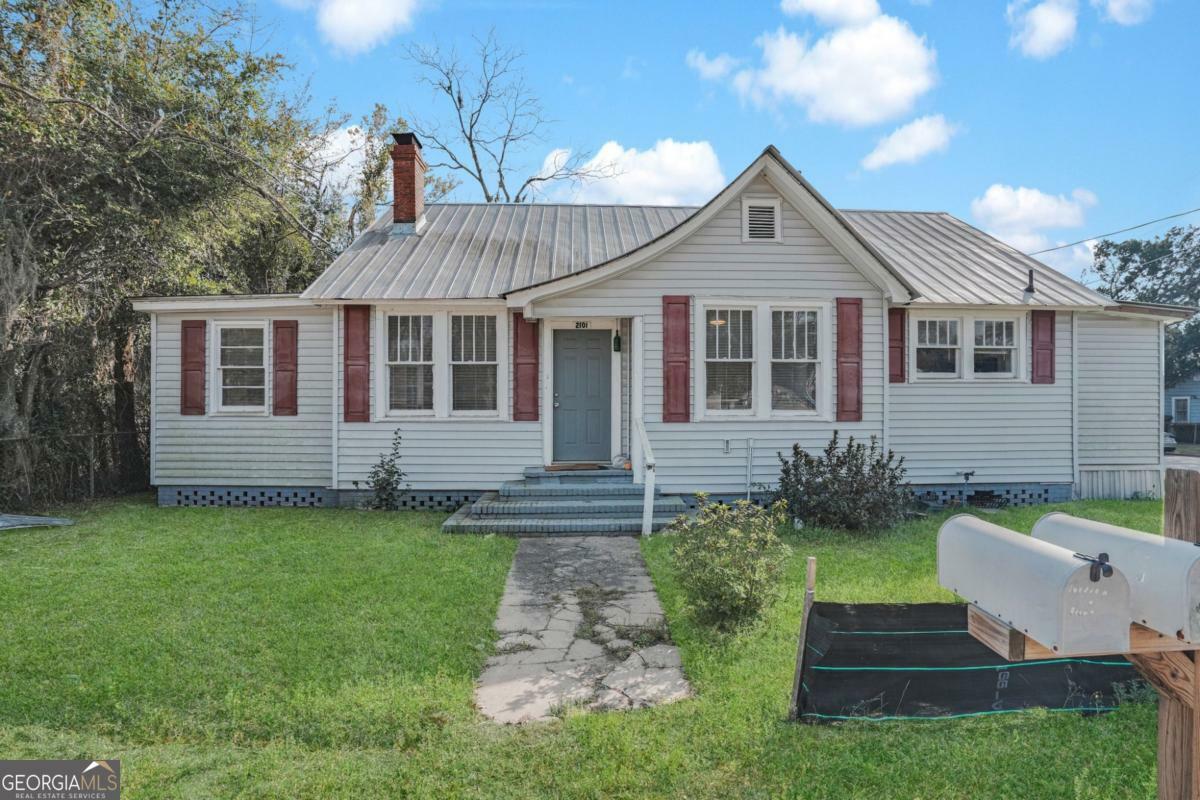 Property Photo: 2101 Delesseps Avenue GA 31404