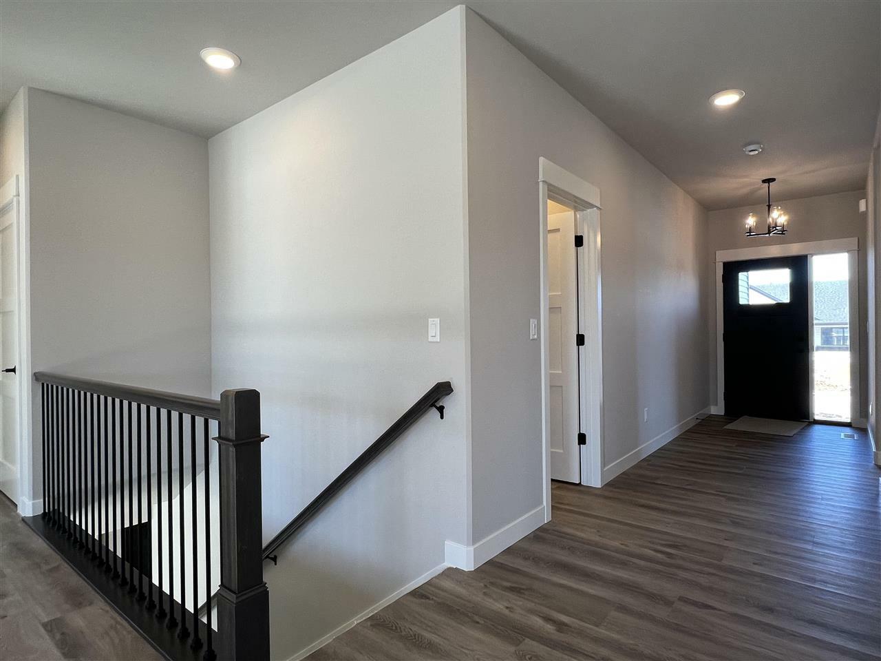 Property Photo: 1317 E Gable Way IA 52340