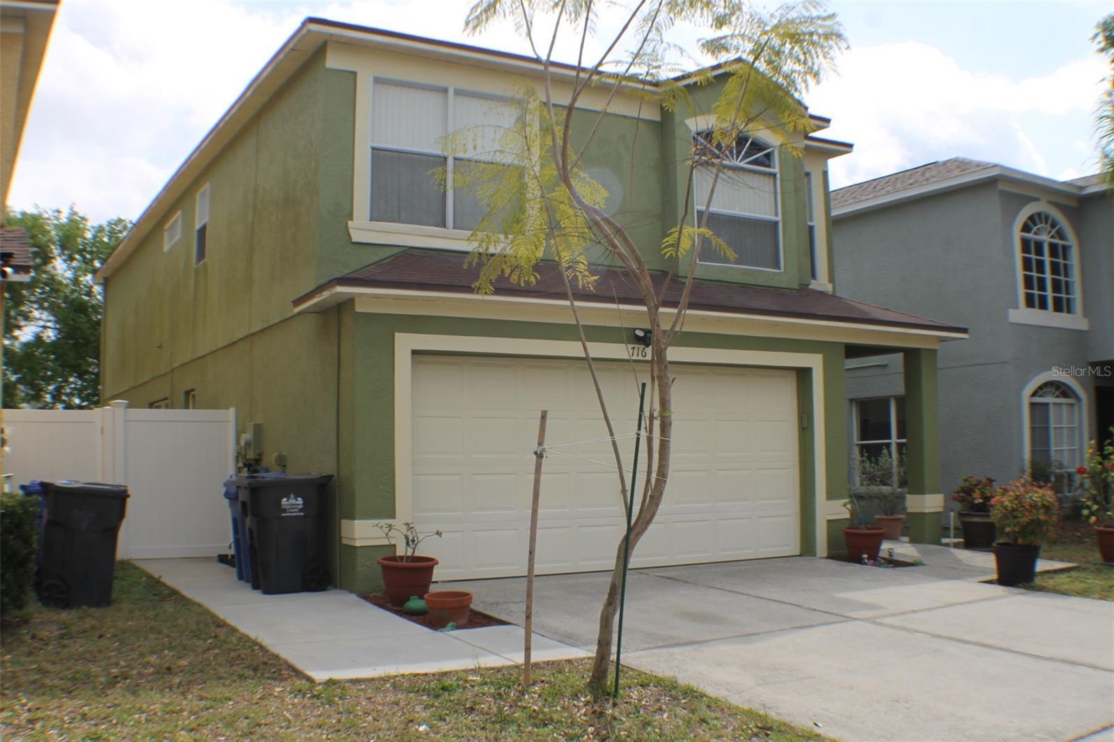Property Photo: 716 Burlwood Street FL 33511