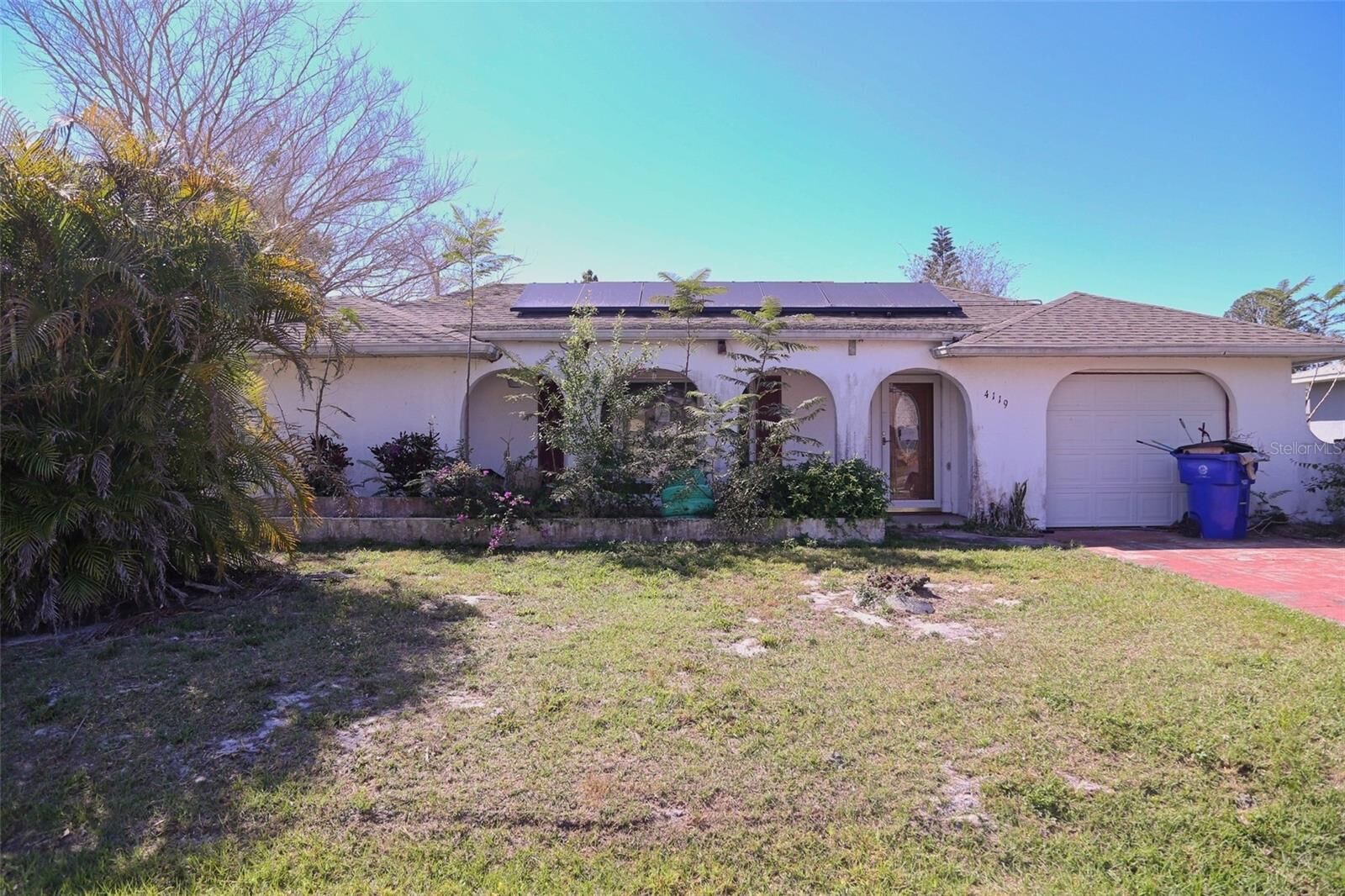 Property Photo: 4119 Tangier Street FL 33872