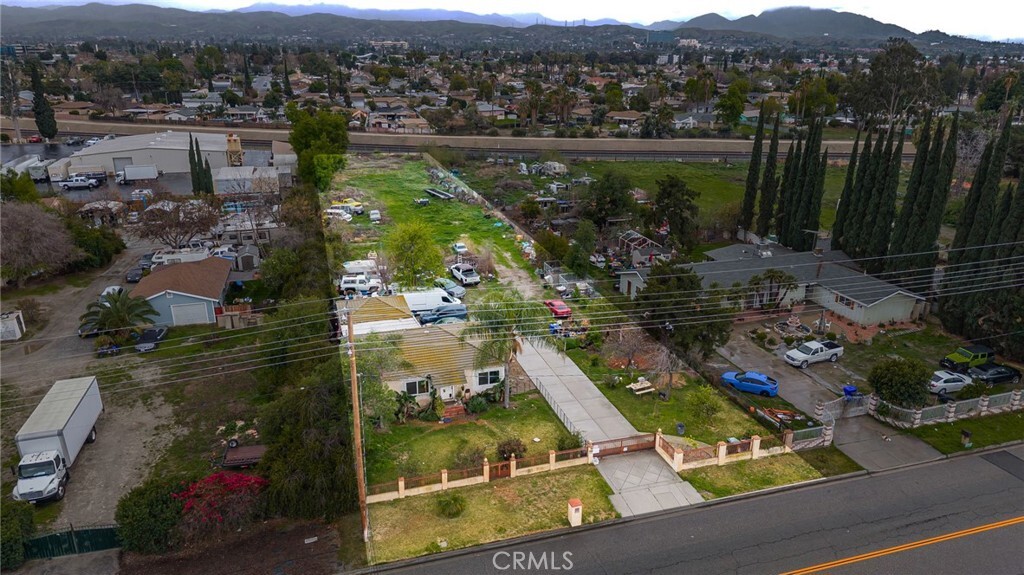 Property Photo: 1905 E Victoria Avenue CA 92408