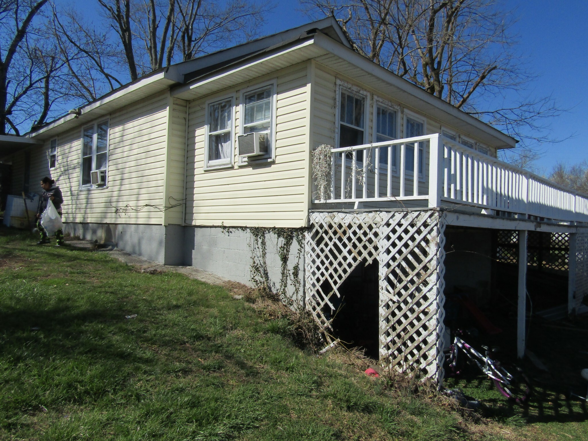 Property Photo: 803 Mill St TN 37355