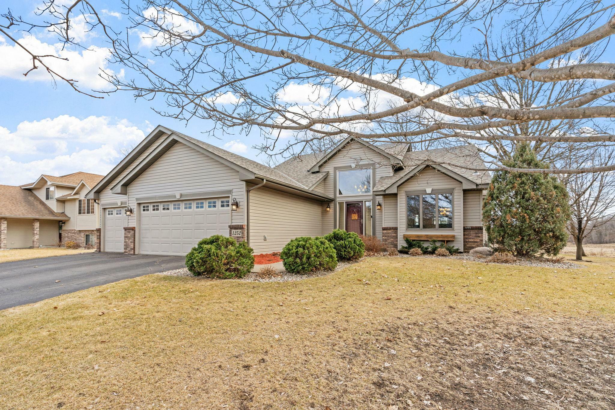 Property Photo: 1252 Irvine Drive MN 55341