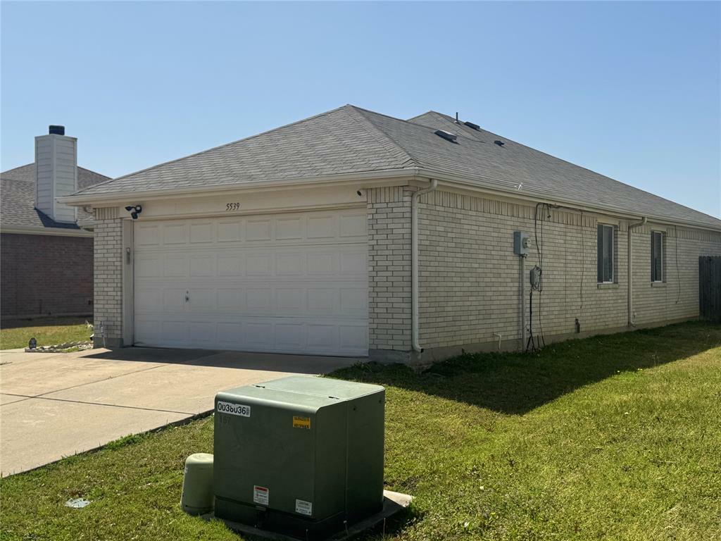 Property Photo: 5539 Mandarin Way TX 75249