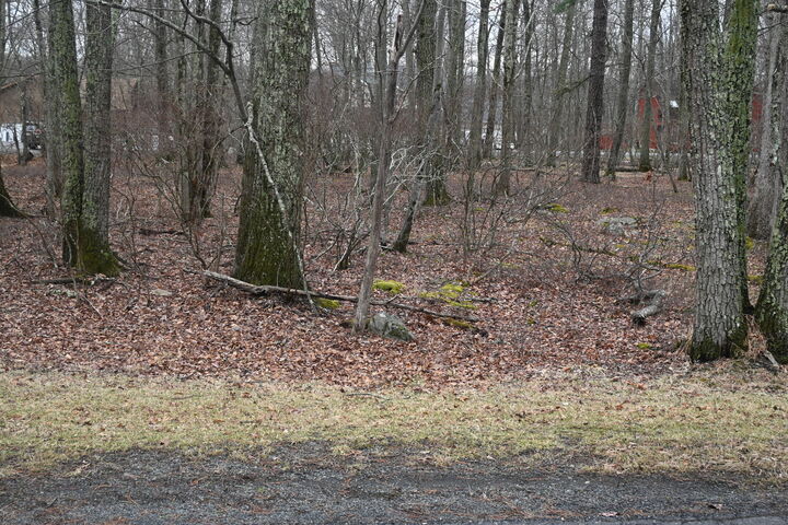 Property Photo:  Oakenshield Drive  PA 18371 