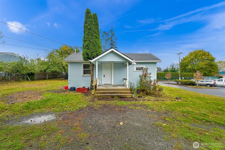 Property Photo:  2418  Texas Street  WA 98229 