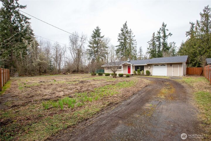 Property Photo: 204 41st Avenue NE WA 98506