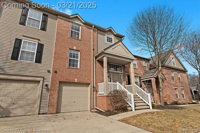 Property Photo: 13596 Pinewood Lane MI 48111