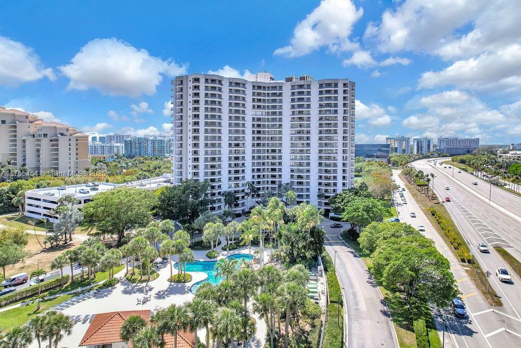 Property Photo: 3300 NE 191st St Lp03 FL 33180