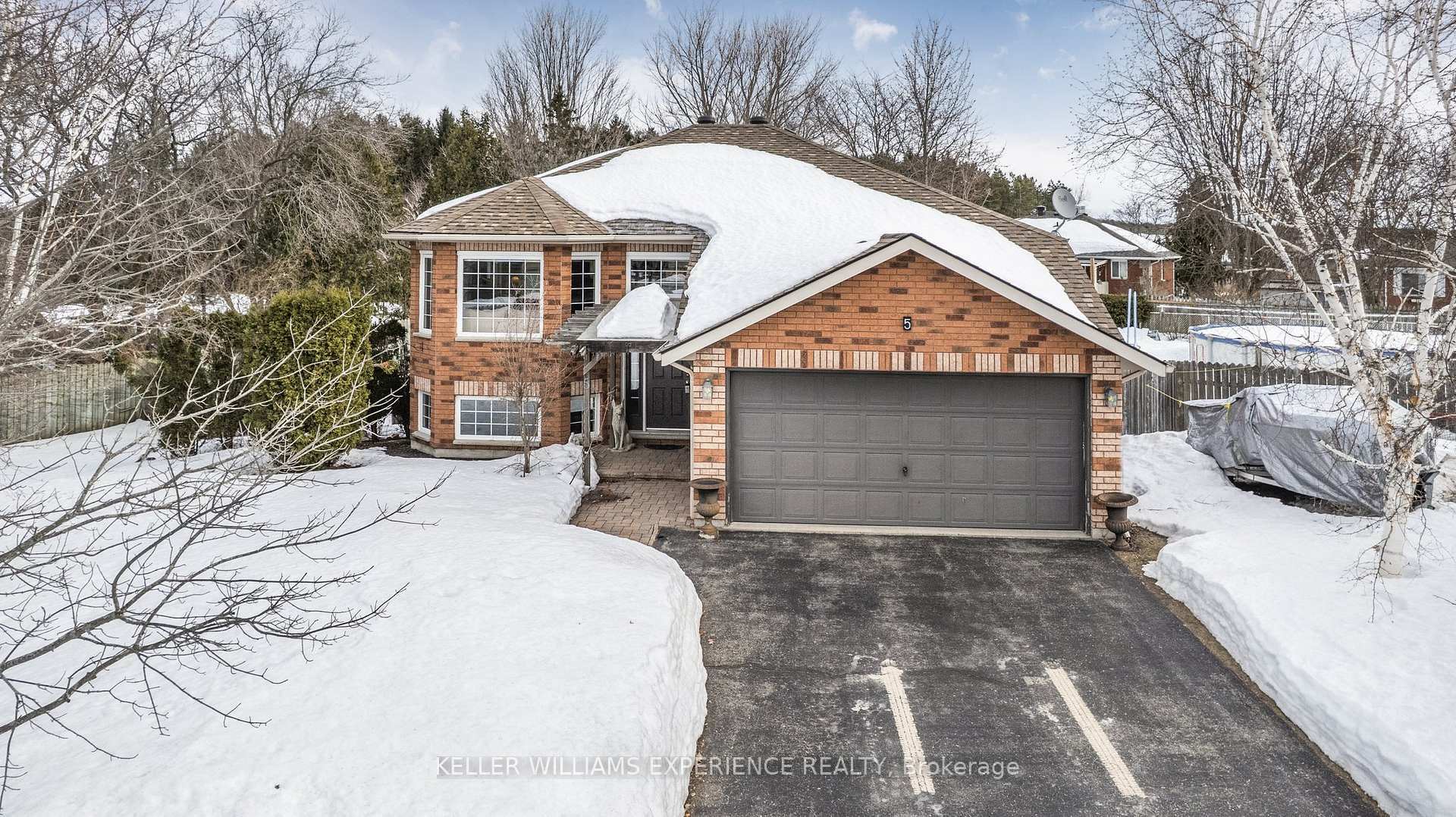 5 Moreau Court  Penetanguishene ON L9M 1L3 photo