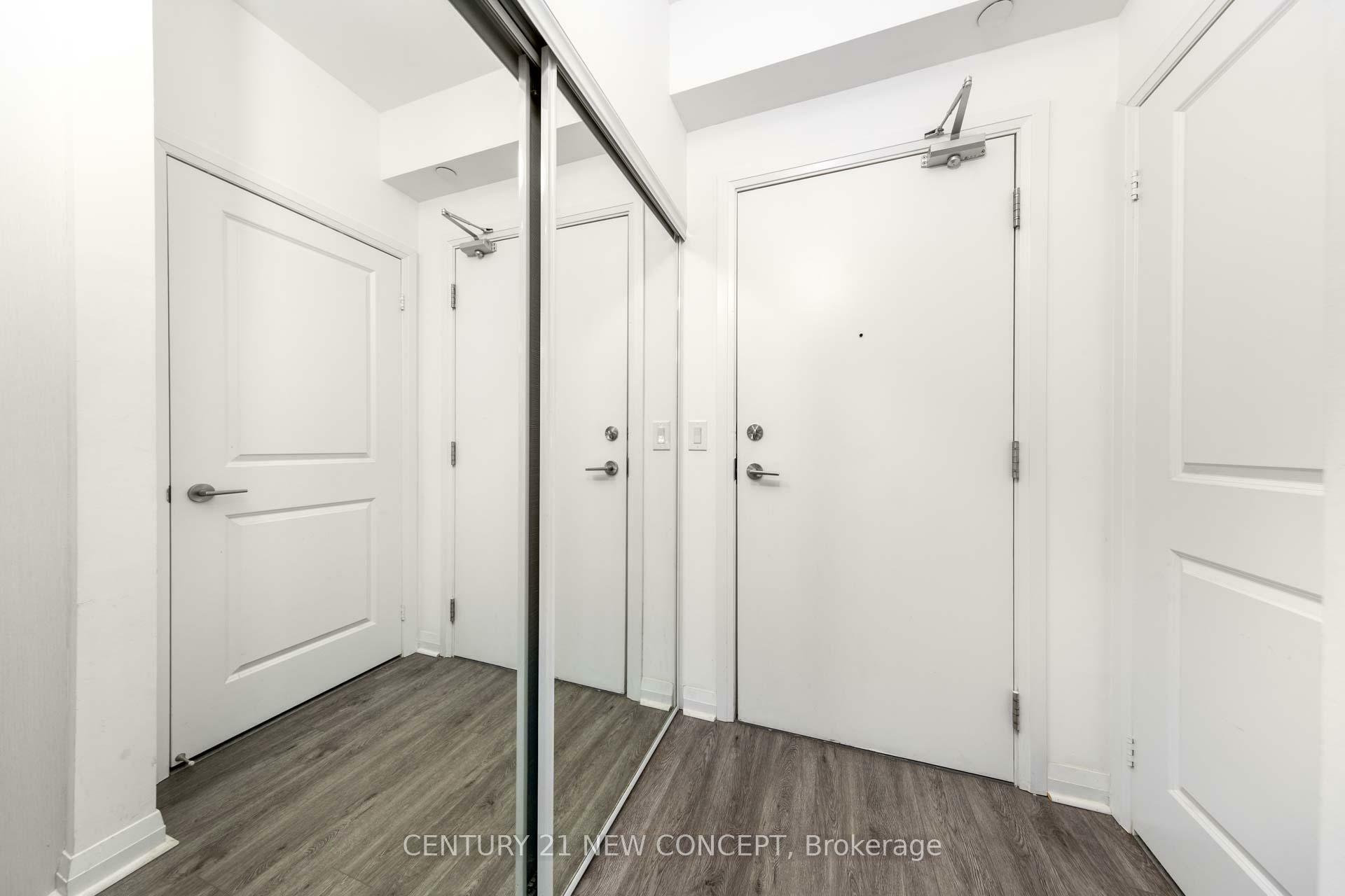Property Photo: 55 Oneida Crescent 409 ON L4B 0E8