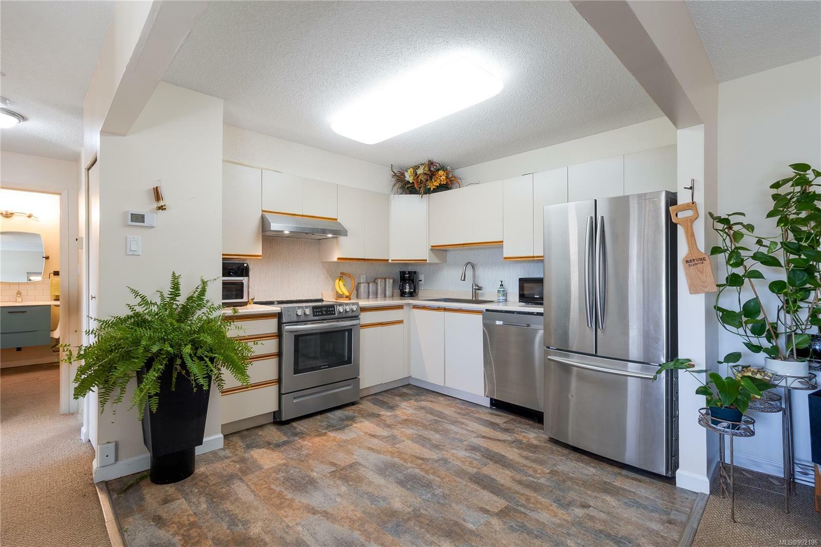 Property Photo: 6711 Dover Rd 424 BC V9V 1L9