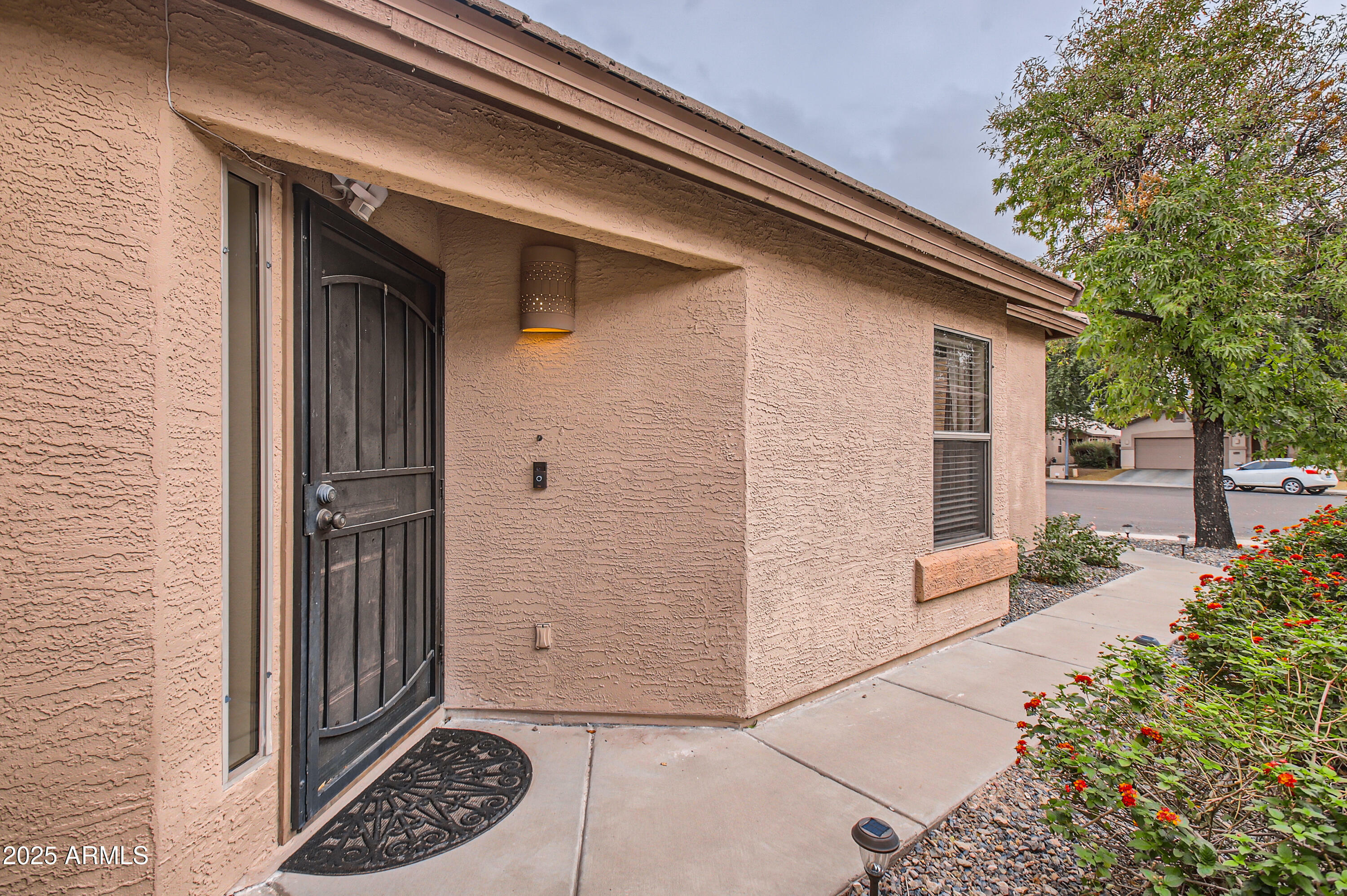 Property Photo: 9342 W Albert Lane AZ 85382