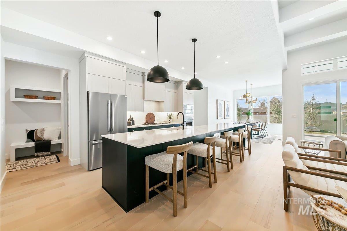 Property Photo: 591 N Creekwater Ave ID 83616