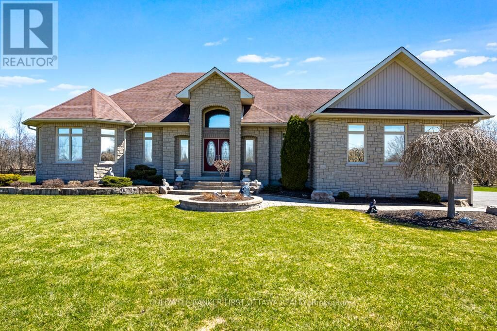 Property Photo:  556 West Point Drive  ON K7H 3C7 