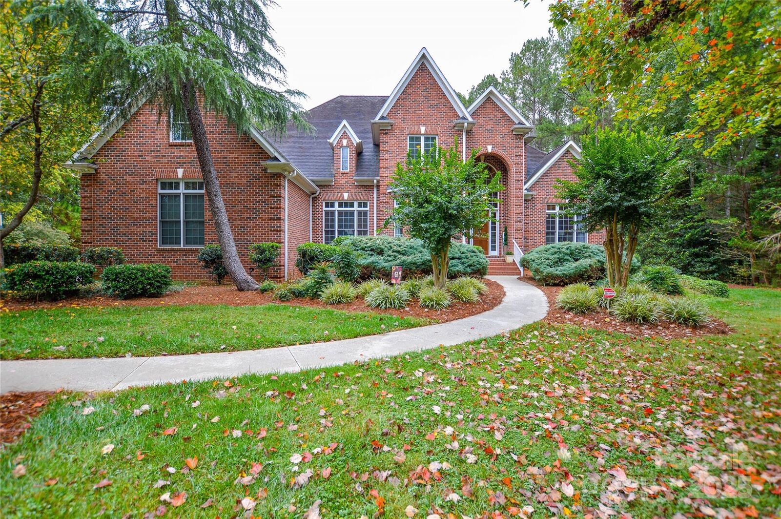 Property Photo:  209 Coventry Lane  NC 28147 