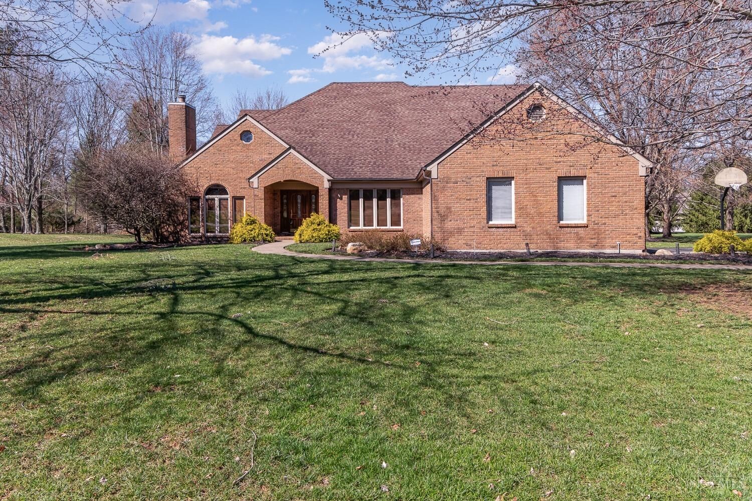 Property Photo: 6624 Saddlebrook Court OH 45140