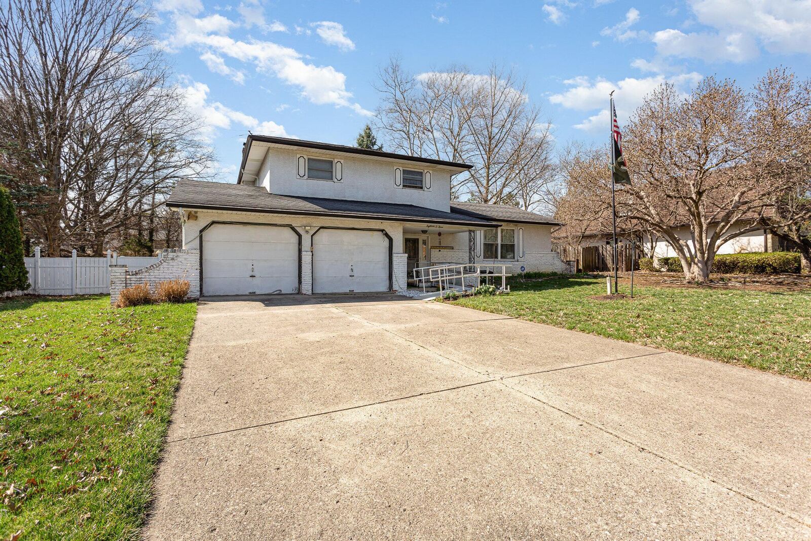 Property Photo:  1803 Walnut Hill Boulevard  OH 43232 