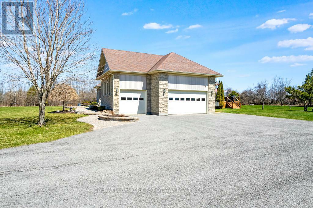 Property Photo: 556 West Point Drive ON K7H 3C7