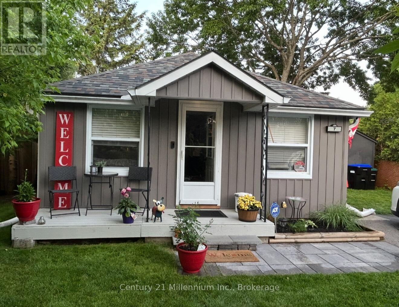 7 69th Street North  Wasaga Beach ON L9Z 1T9 photo