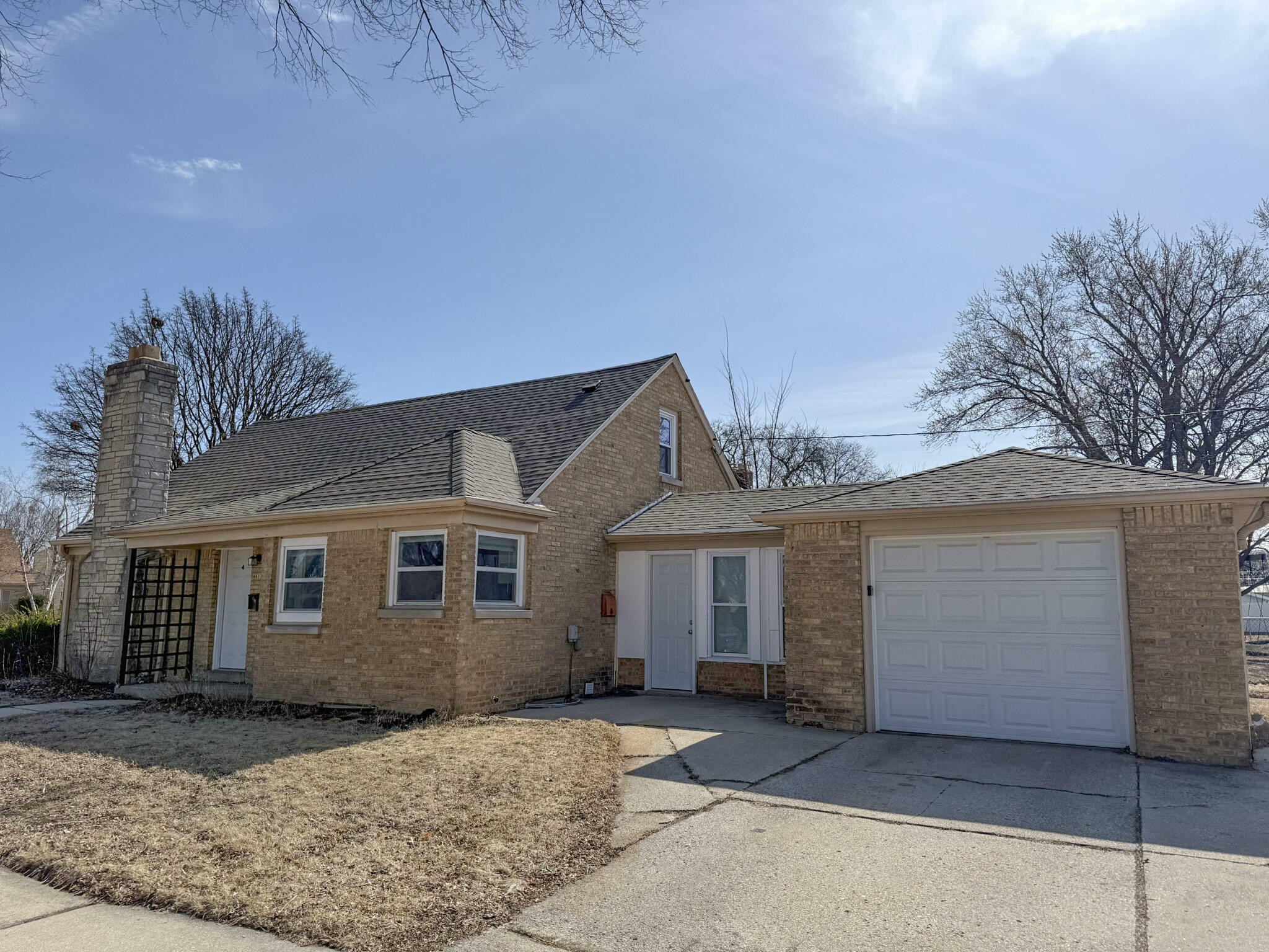 Property Photo: 4407 W Fiebrantz Ave WI 53216