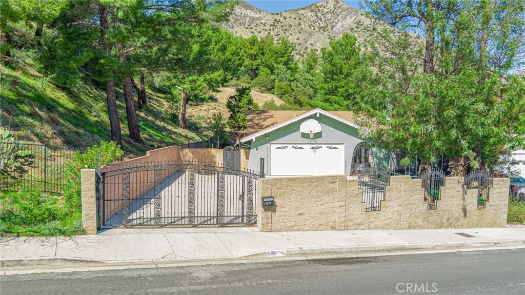 13876 Gavina Avenue  Sylmar CA 91342 photo