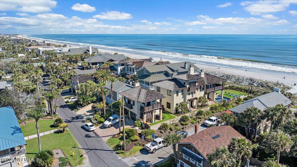 Property Photo: 1515 Beach Avenue FL 32233