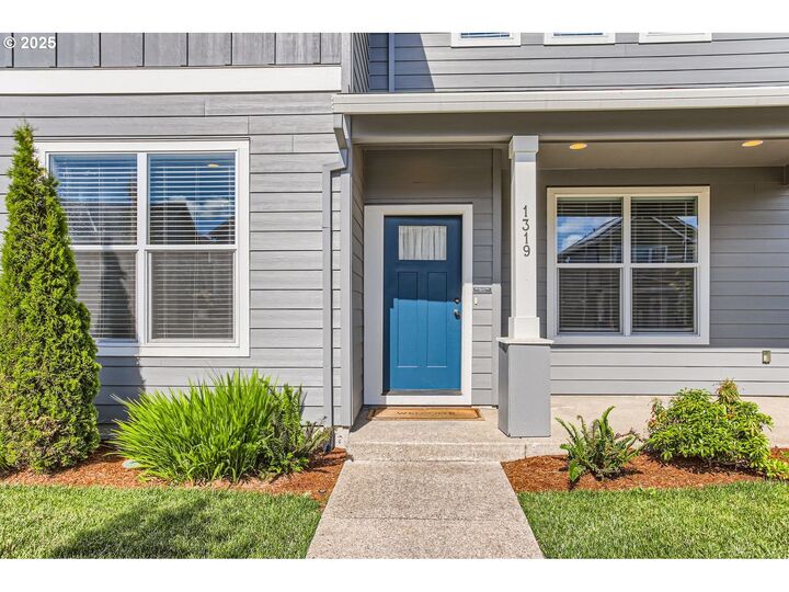 Property Photo: 1319 S 29th Blvd OR 97113