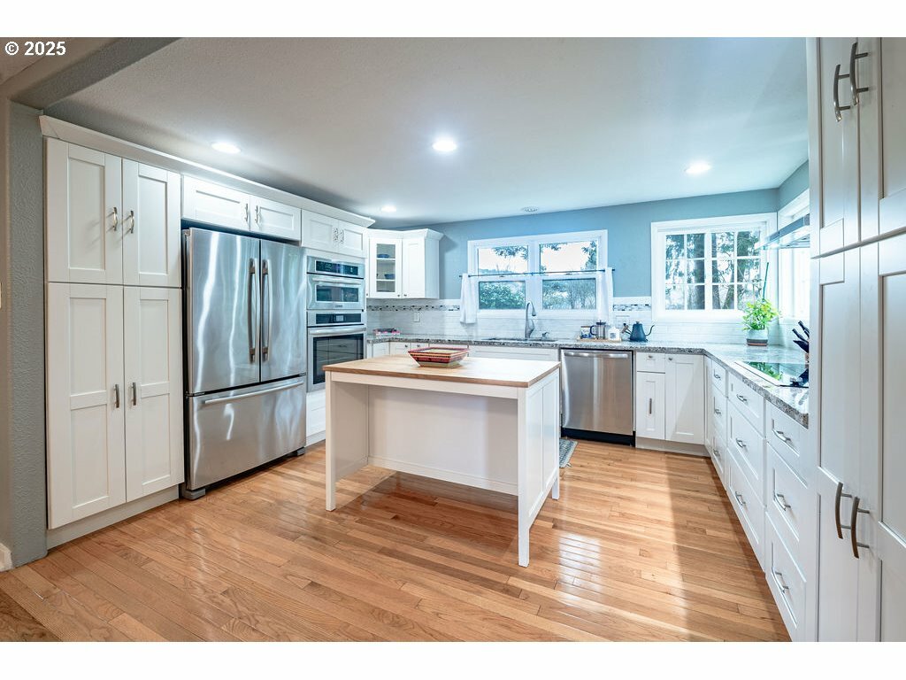 Property Photo: 9103 SE Knapp St OR 97266