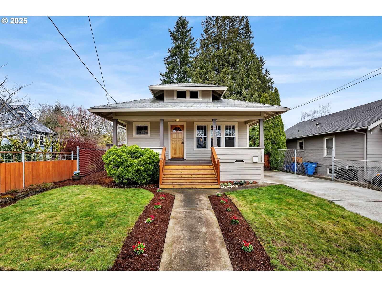 Property Photo:  1915 D St  WA 98663 