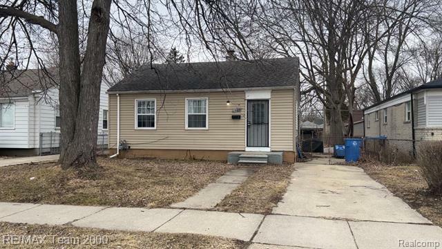 26180 Powers Avenue  Dearborn Heights MI 48125 photo