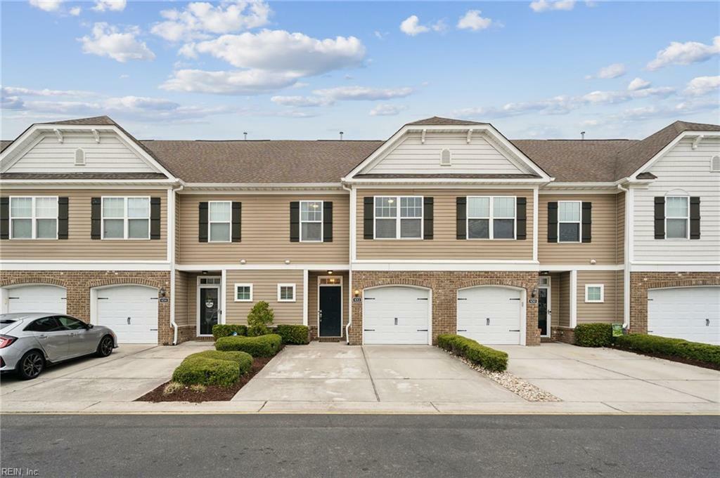 Property Photo: 452 Abelia Way VA 23322