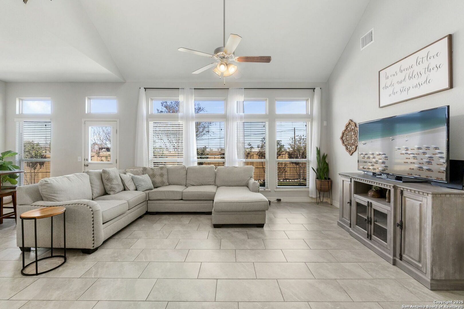 Property Photo: 1704 Fall View TX 78130