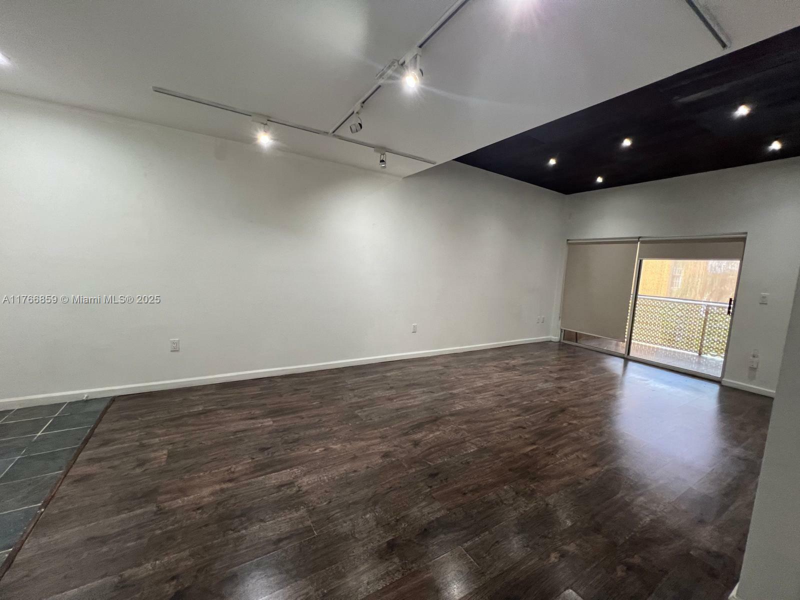 Property Photo: 9715 Fontainebleau Blvd E308 FL 33172