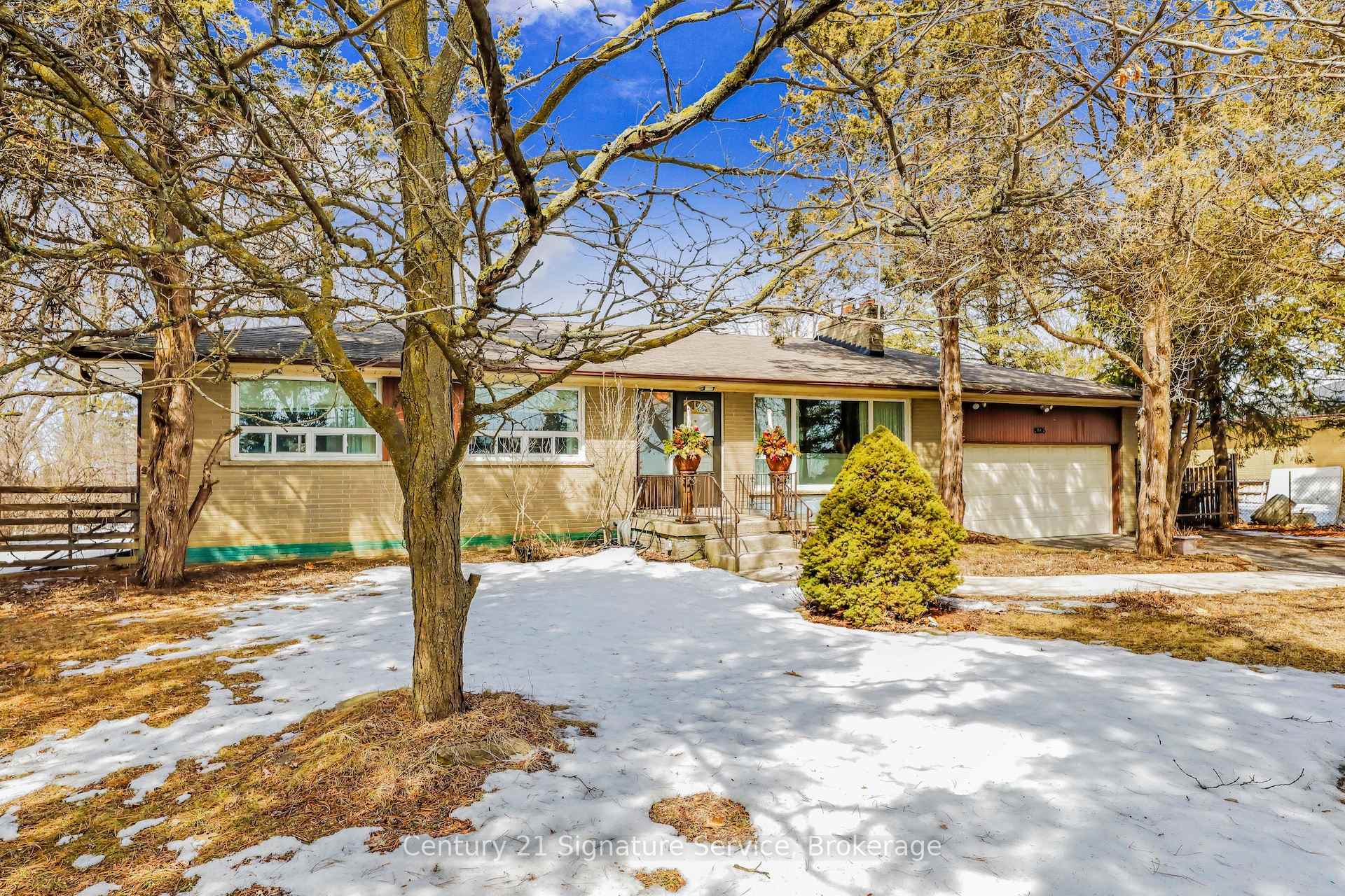Photo de la propriété: 8026 Mayfield Road ON L7E 0W2