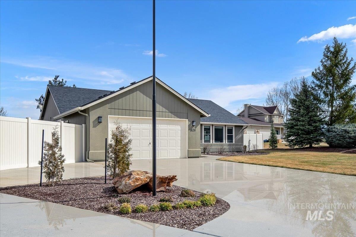 Property Photo: 8124 Sage Run Lane ID 83644