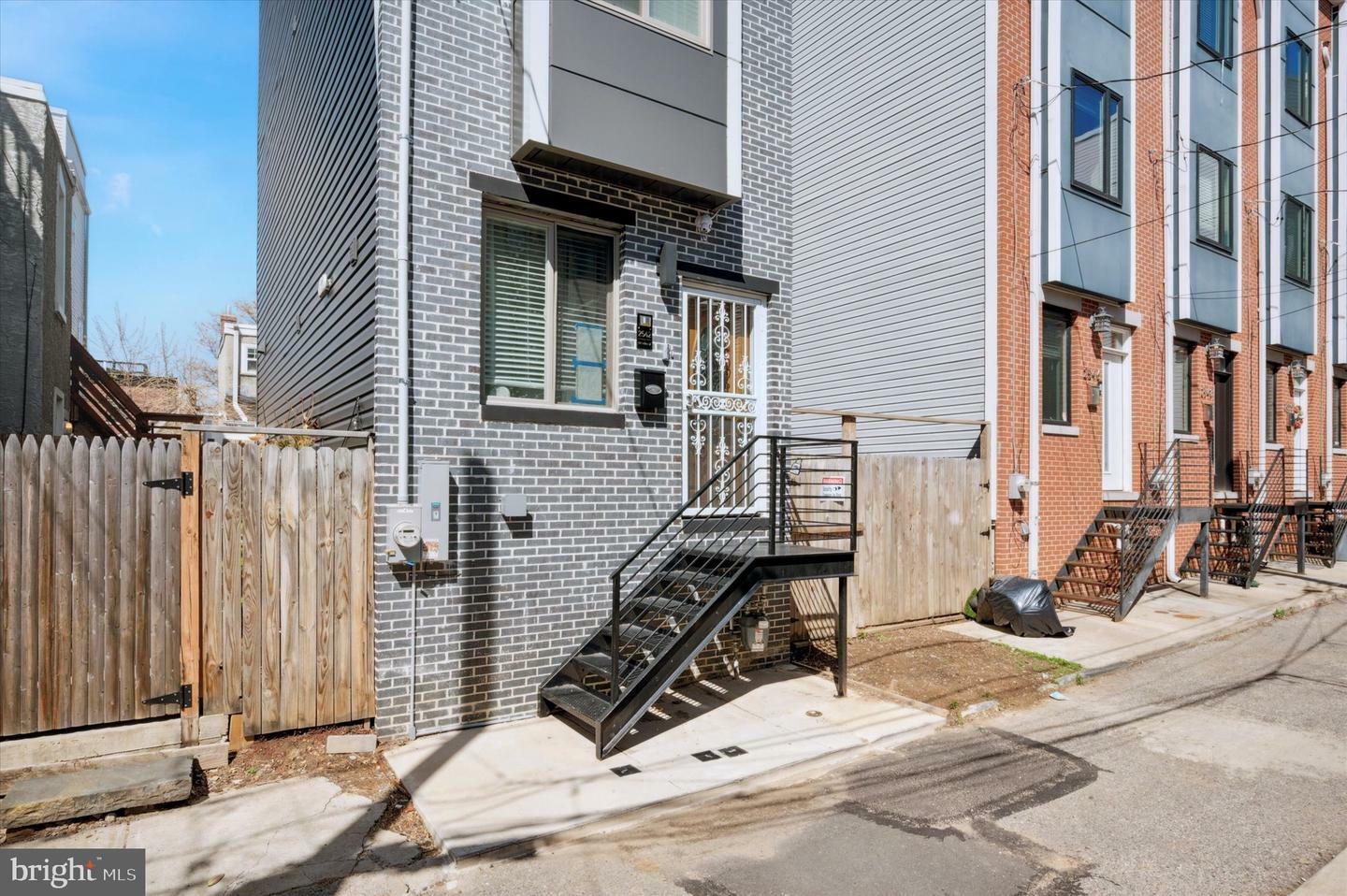 2542 Arcadia Street  Philadelphia PA 19125 photo