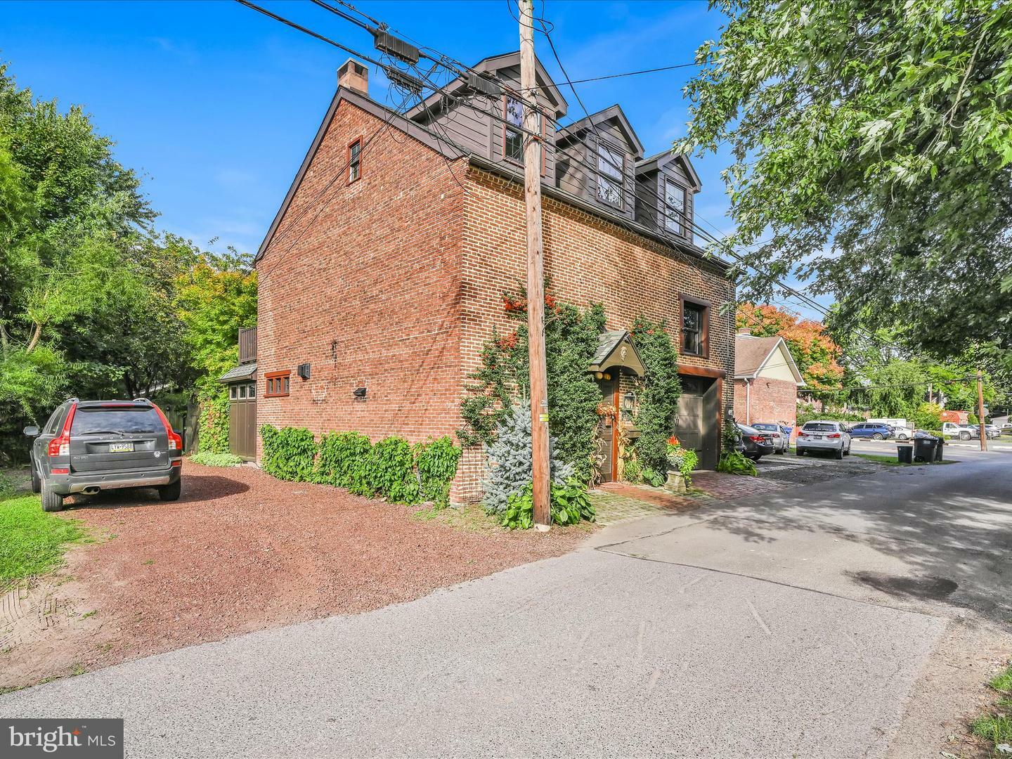 Property Photo: 114 W Hazel Avenue PA 17547