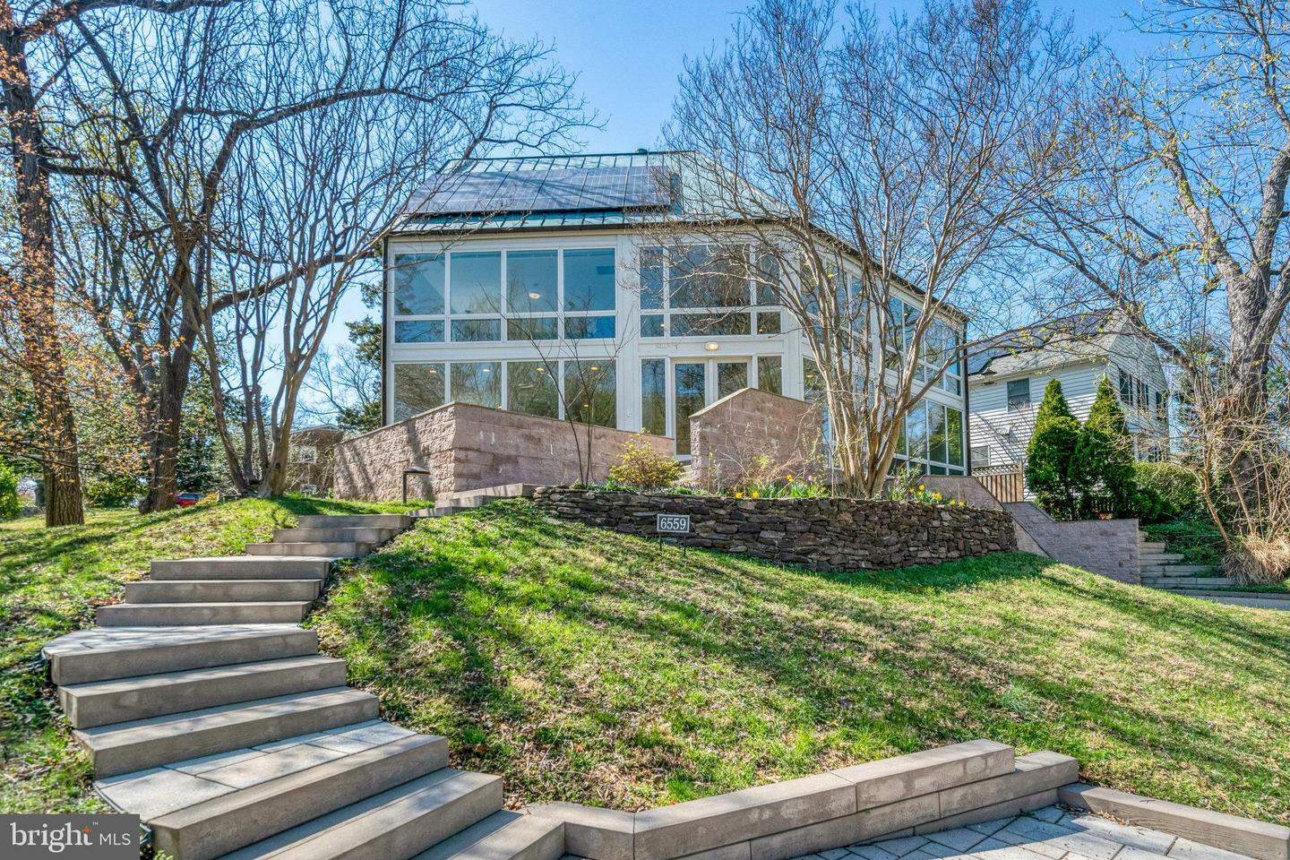 Property Photo: 6559 24th Street N VA 22205