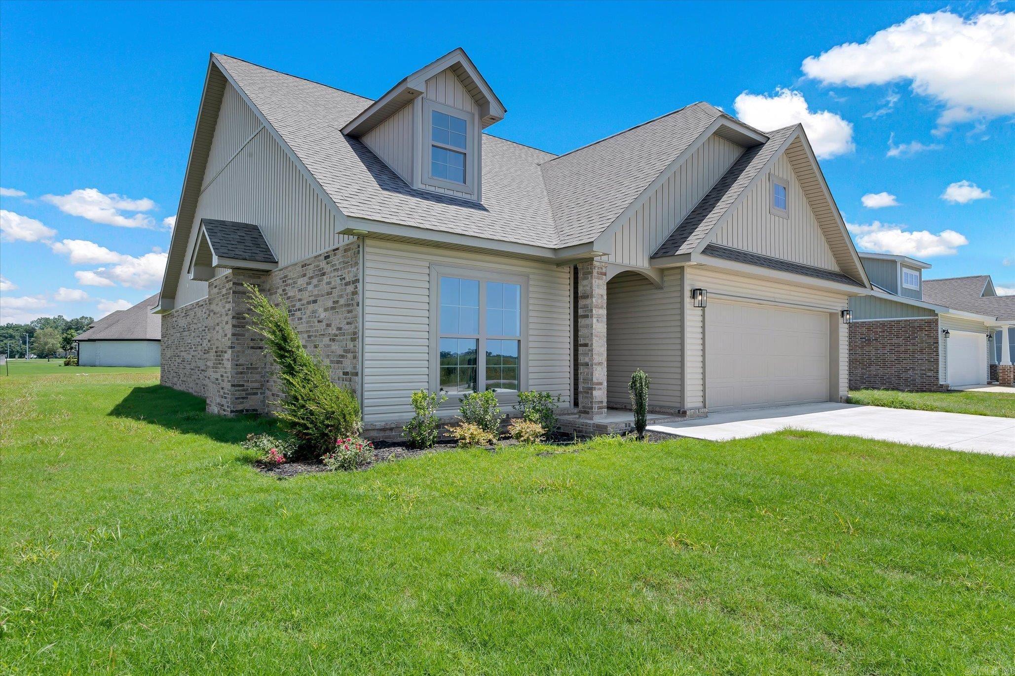 Property Photo: 152 Pintail Pointe AR 72442